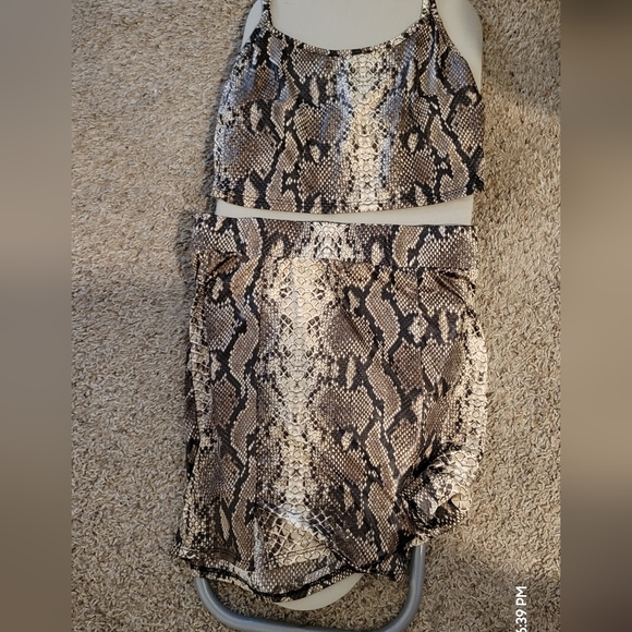 Two-piece outfit FN - Picture 1 of 3